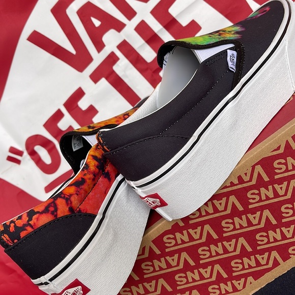 Vans Classic Slip-0n
Paradoxical Black/Multi
VNOA7Q5RBML
WMNS Platforms - Picture 15 of 16